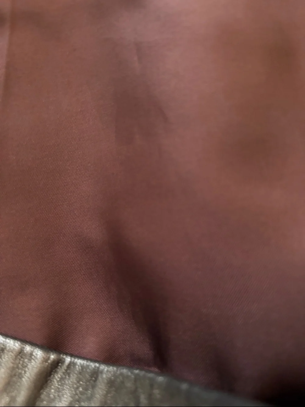 Emanuel: Soft leather vest lined in Burgandy with floral appliqué signature fo - Picture 4 of 9